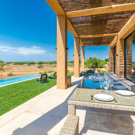 Navarro By Interhome فيلة